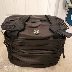 Lululemon Triumphant Tote Deep Coal Black Wide Tonal Stripe